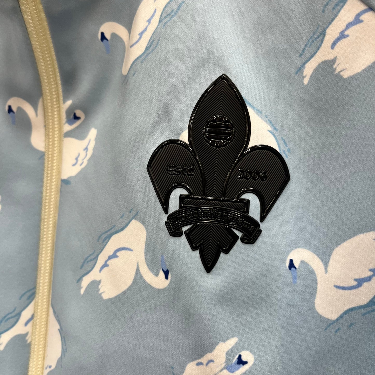 hummel PLAYコラボ 選手入場時着用トラックジャケット
