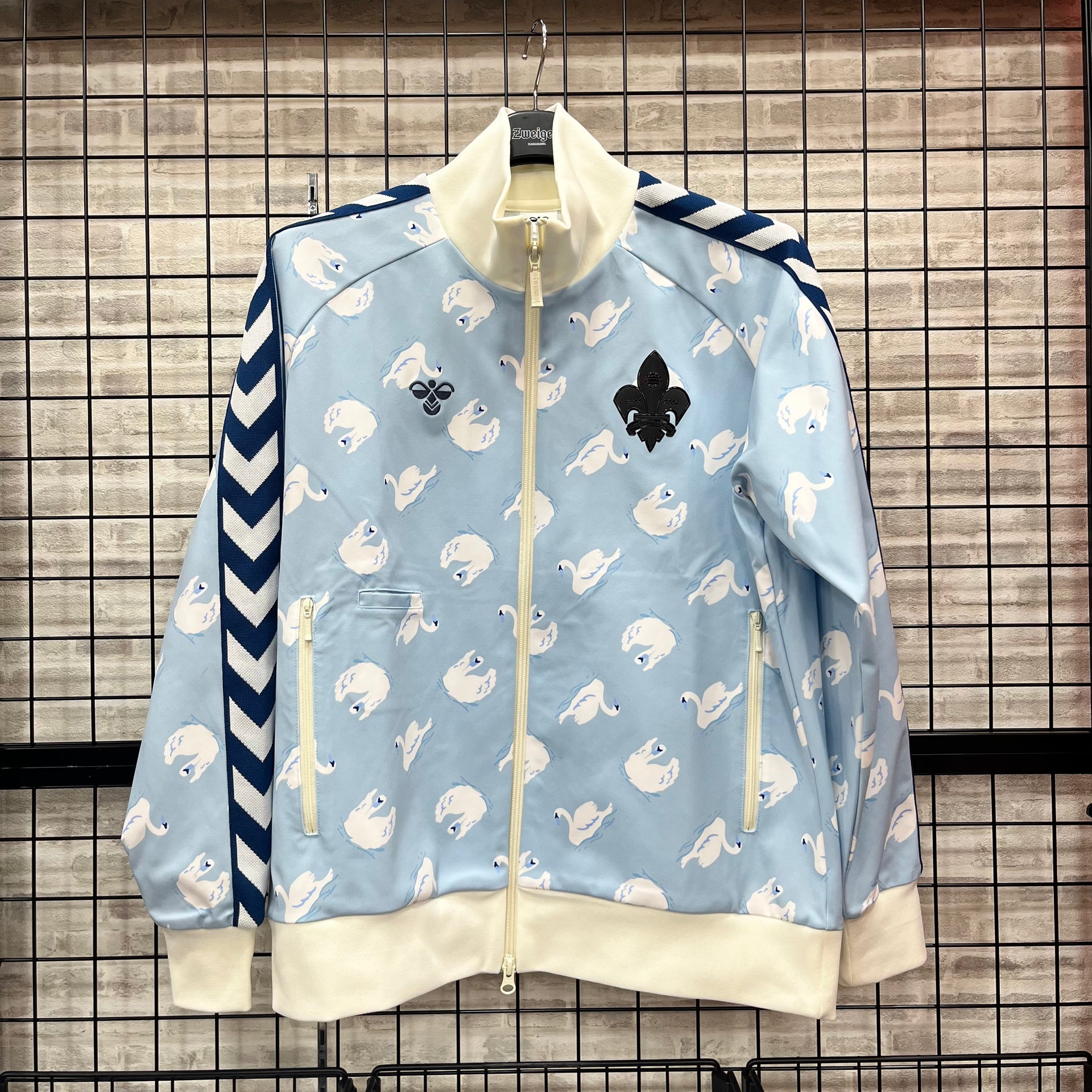 hummel Zweigen Kanazawa ジャージ 12 番 水色 花柄 hummel Zweigen Kanazawa ジャージ 12 番 水色 花柄